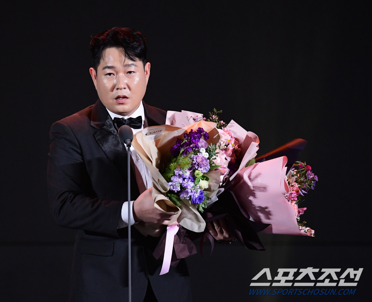 "1군 데뷔는 할까?" 미약했던 8R 시작→모두가 인정한 최고…'하위라운…