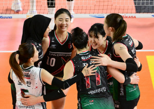 정호영 중앙장악→쌍포 대폭발! 정관장의 고공배구, 도로공사 6연패 수렁 빠뜨렸다 [대전리뷰]
