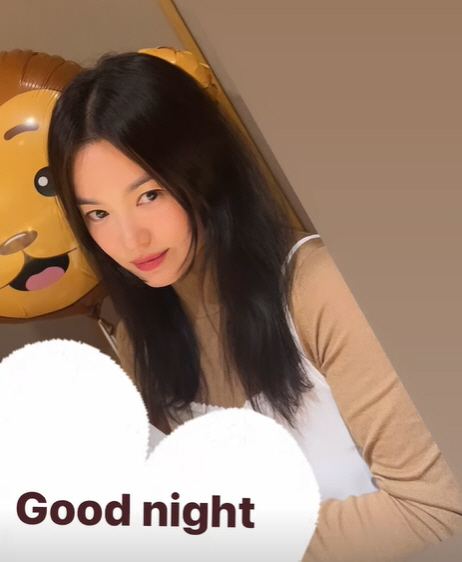 송혜교, 빽빽한 머리숱·차오른 볼살..MZ세대 뺨치는 최근 근황