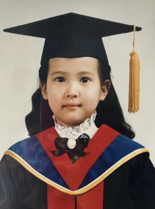 조여정, 유치원 졸업사진 공개…떡잎부터 달랐던 배우 비주얼