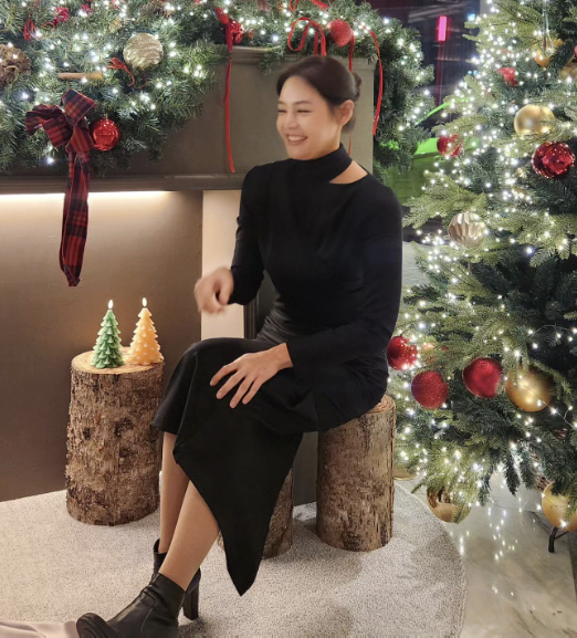 안현모, 이혼 발표 후 꾸준한 SNS 근황..근심 없는 환한 얼굴로 첫 …