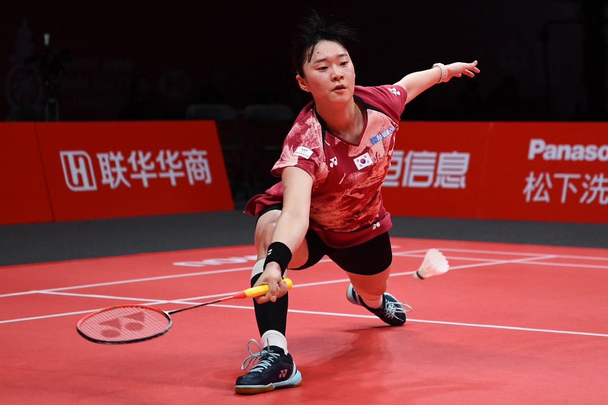 'BWF 올해의 선수' 안세영, 라이벌 타이쯔잉 잡고 극적 4강행…BWF…