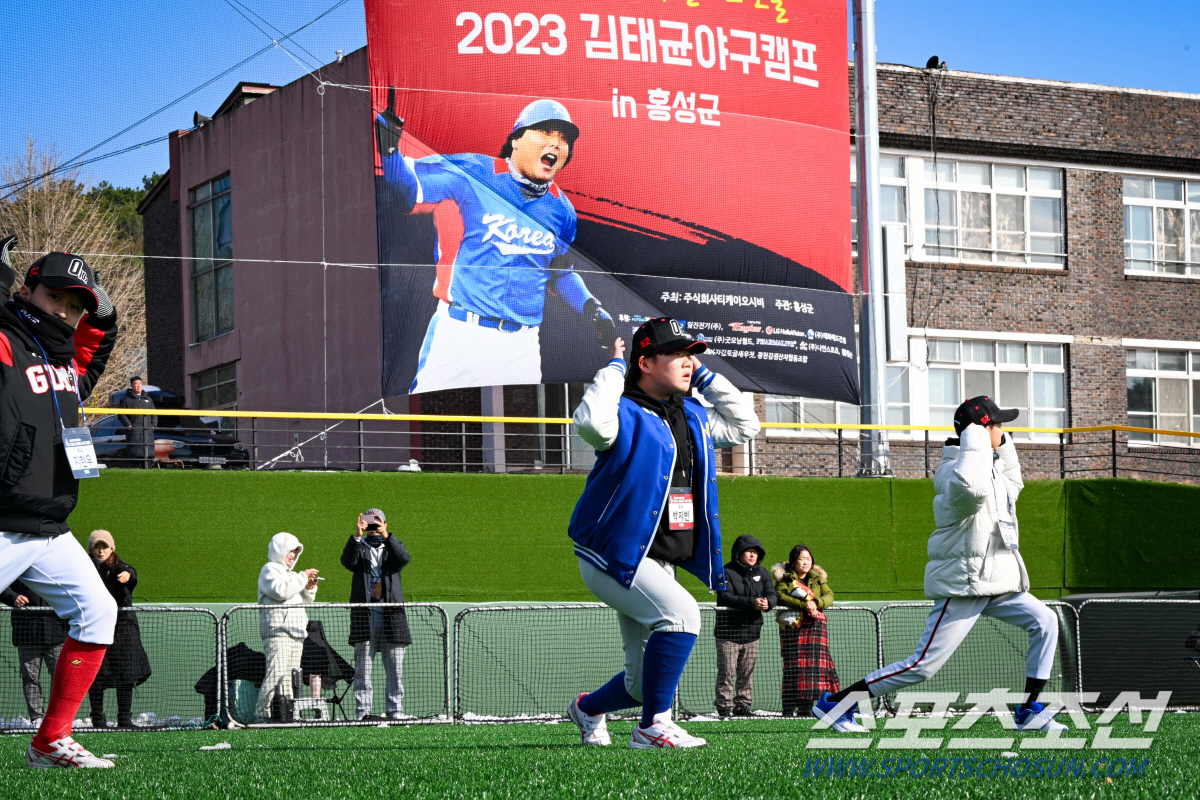 "국제경험 쌓게 하고 싶었다" 유소년 야구에 진심 '52번' 영구결번 레…