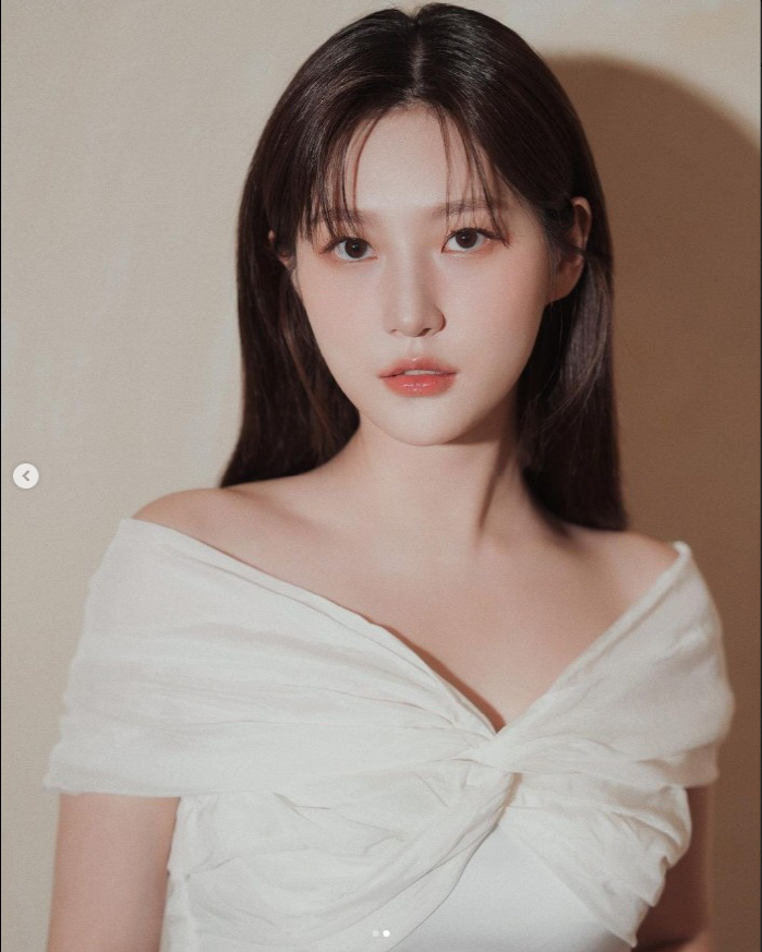 김새론, '숏컷' 이미지 변신…'음주운전' 자숙 19개월만에 복귀 신호탄…
