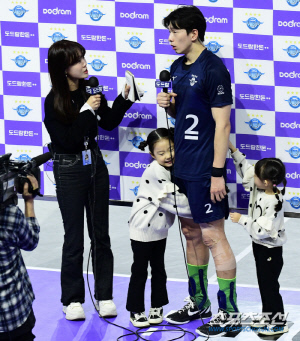 '방송사고?' 한선수 인터뷰 급습한 아이들 누구? 생일 자축하는 활약과 승리[인천현장]