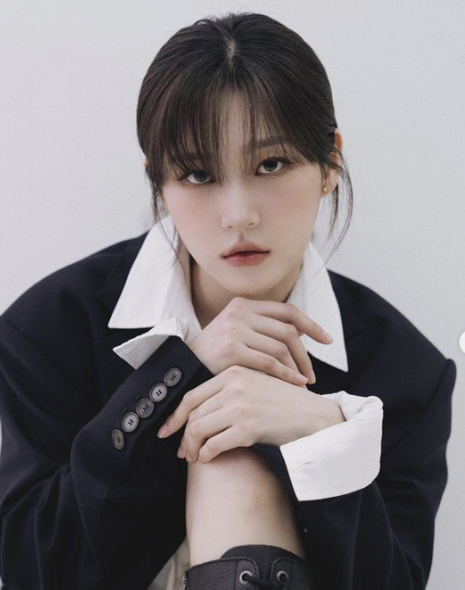 "김새론이 돌아왔다" 자숙 19개월째 새 프로필 사진 공개..슬며시 복귀…