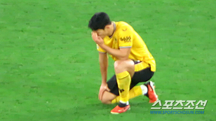[EPL현장분석]'황희찬 90분' 울브즈 공격 기점이었지만... 아쉬움 …
