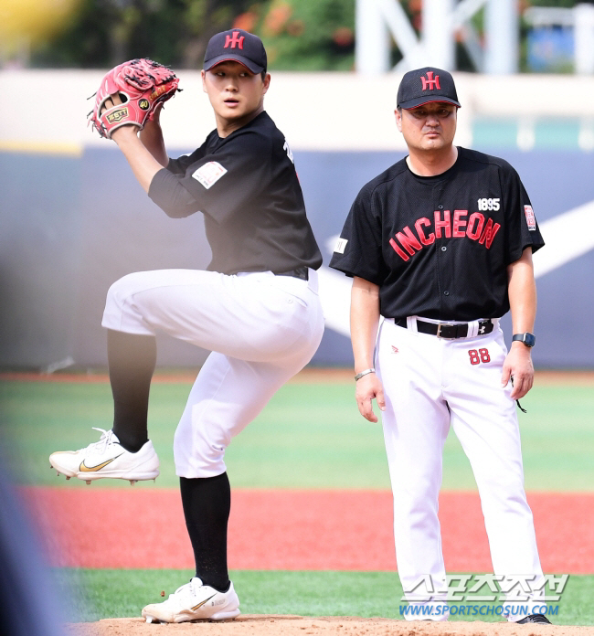 "더 이상 롤모델 없다"지만…, '팔색조 변신 중' 차세대 특급 마무리가…