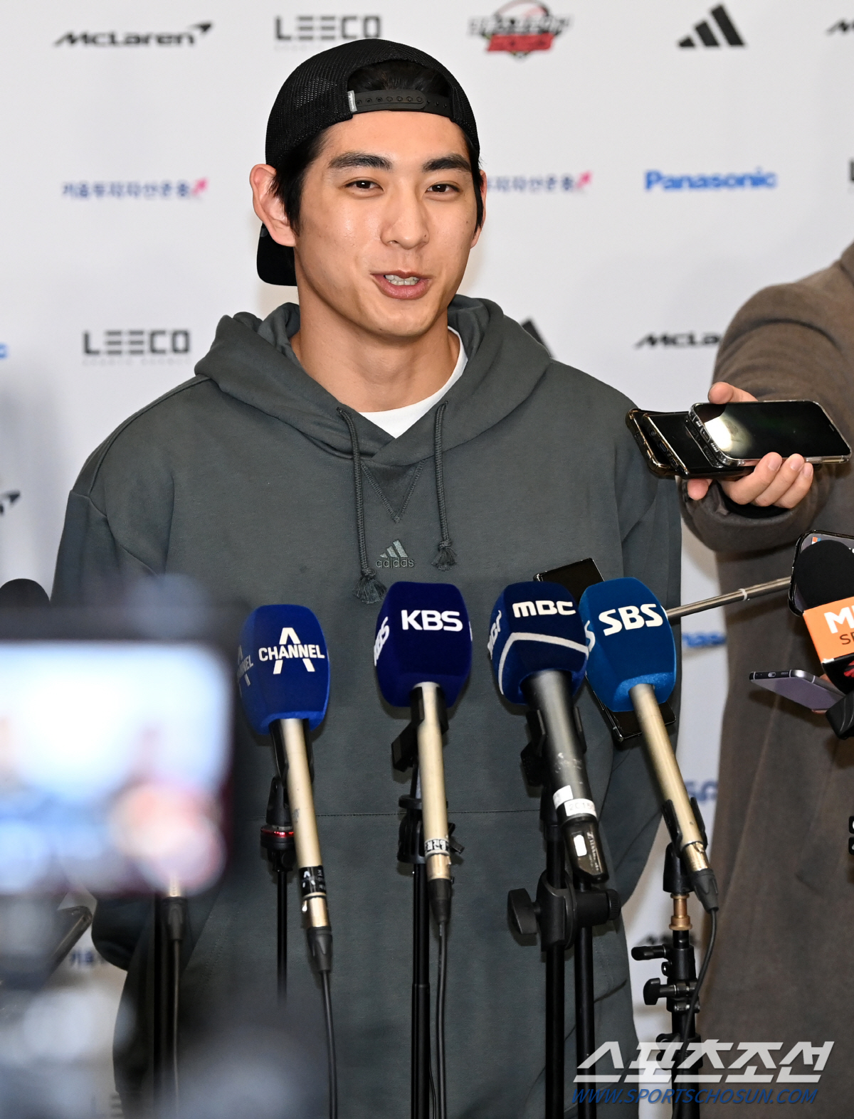 25세에 1470억 야구 재벌, 그의 패기가 멋지다 "타격폼 바꾸지 않을…