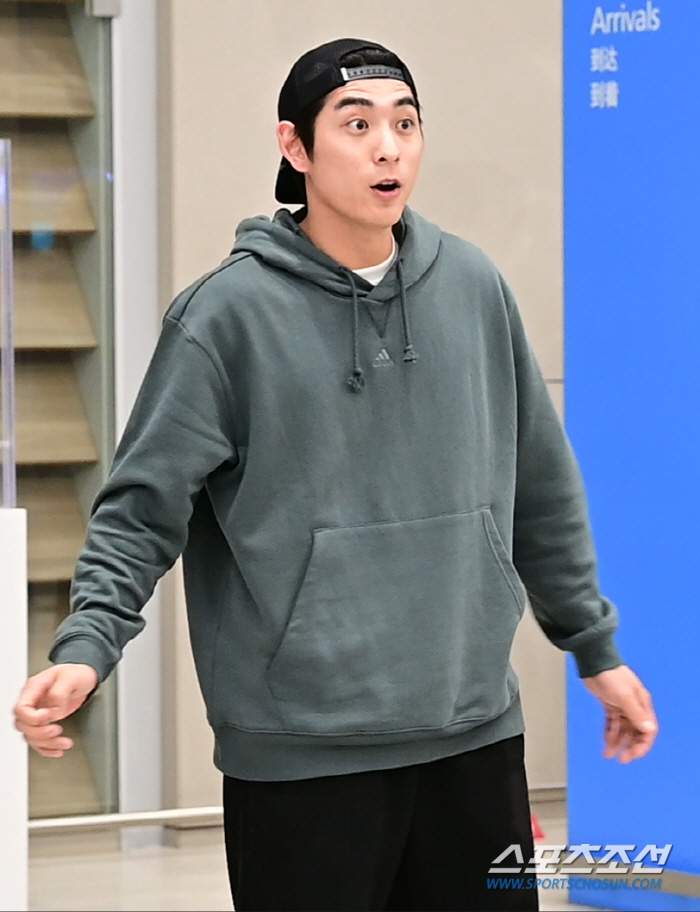 "모자요? 아빠요?" 금의환향 이정후, 취재진 기습질문에 눈 커진 이유는…
