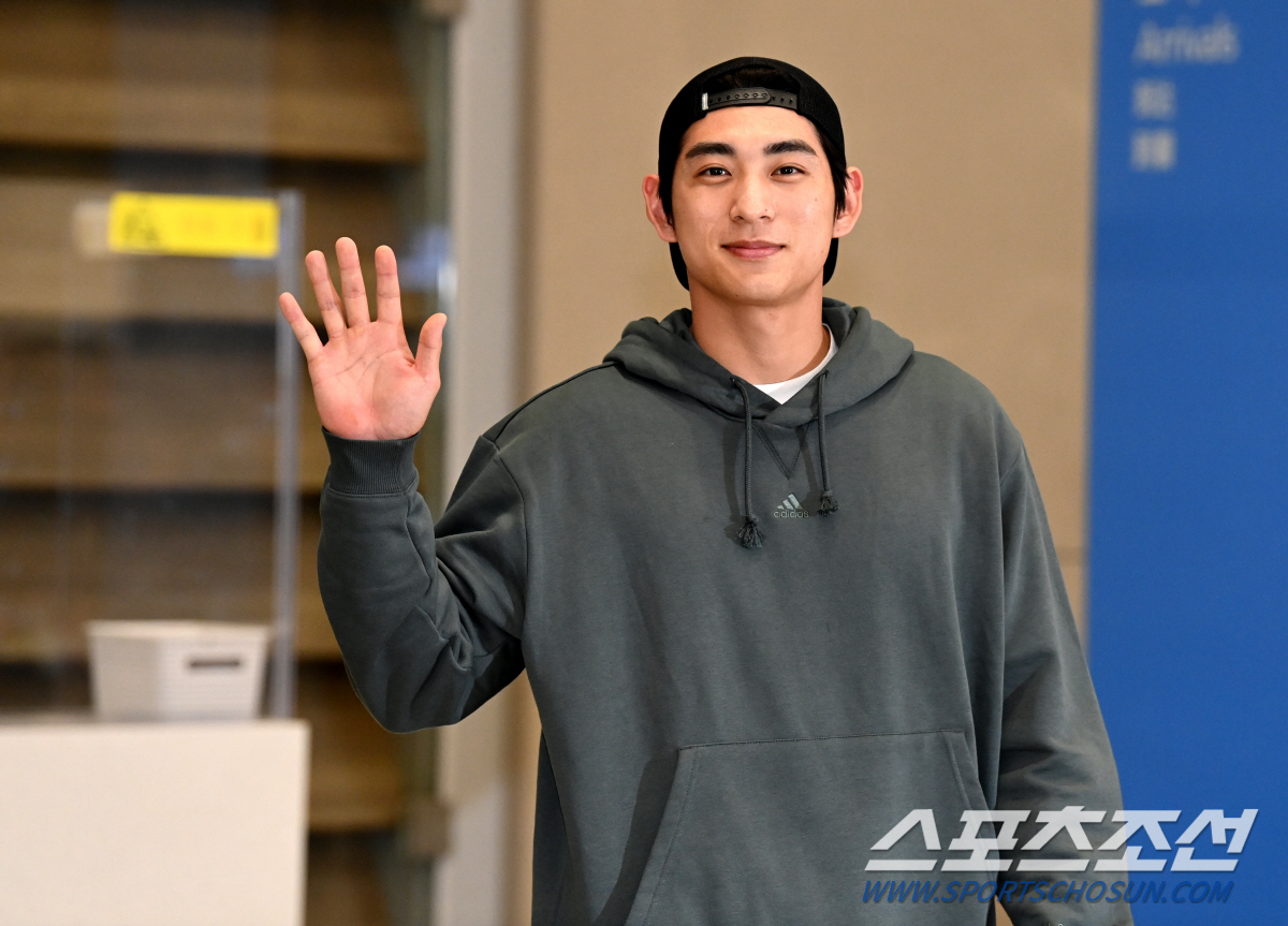 "모자요? 아빠요?" 금의환향 이정후, 취재진 기습질문에 눈 커진 이유는…
