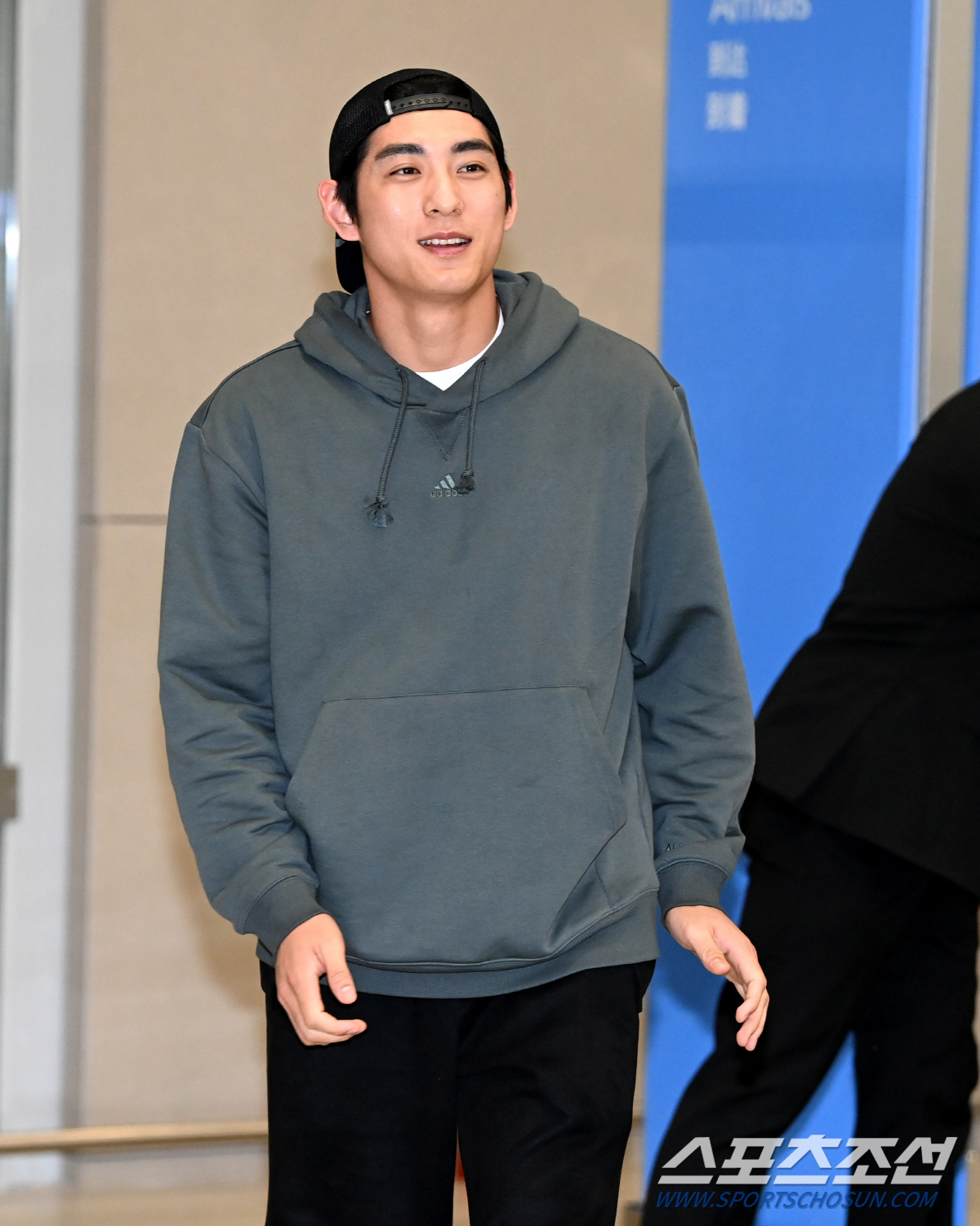 "모자요? 아빠요?" 금의환향 이정후, 취재진 기습질문에 눈 커진 이유는…