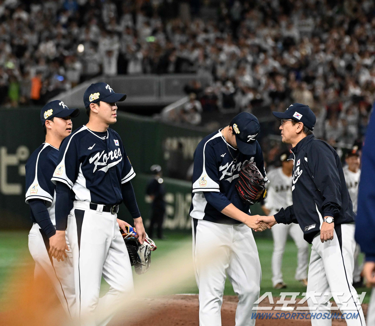 충격의 WBC 3연속 광탈→AG 금메달 반전…초대 우승팀의 자존심, 내년…