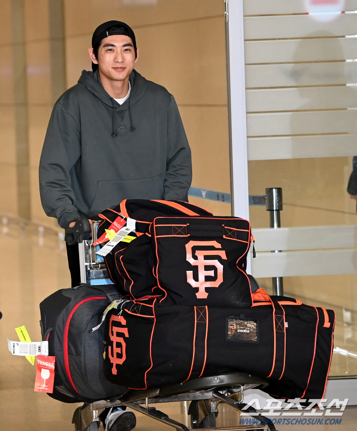 "선수들에 투자해주세요" 이정후 덕에 245억 번 '샐러리캡 꼴찌' 키움…