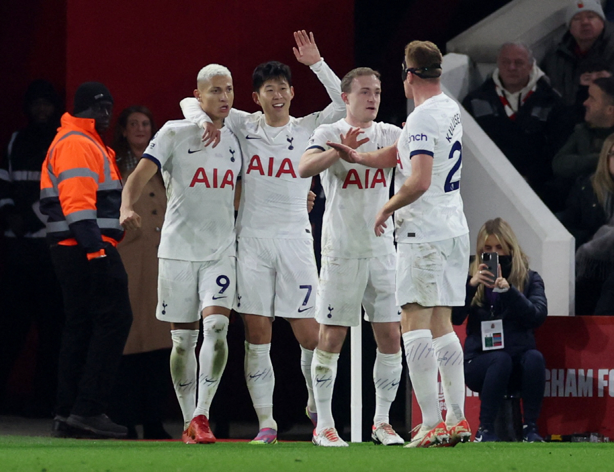 'SON이 넘버 쓰리야!' 英 언론 선정 EPL 베스트 30 손흥민 3위…