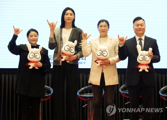 "소트니코바 도핑양성 고백-'배구여제'김연경 도핑방지 열혈홍보" 2023…