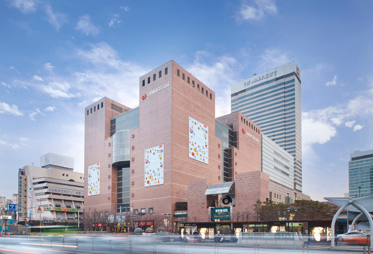 신세계백화점 강남점, 연매출 3조원 돌파…단일 유통시설 최초 '대기록'