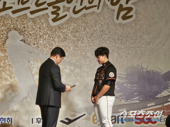 "프로갈 선수, 타율 관리 안한다" 프로와 대학의 갈림길, '이영민 타격…