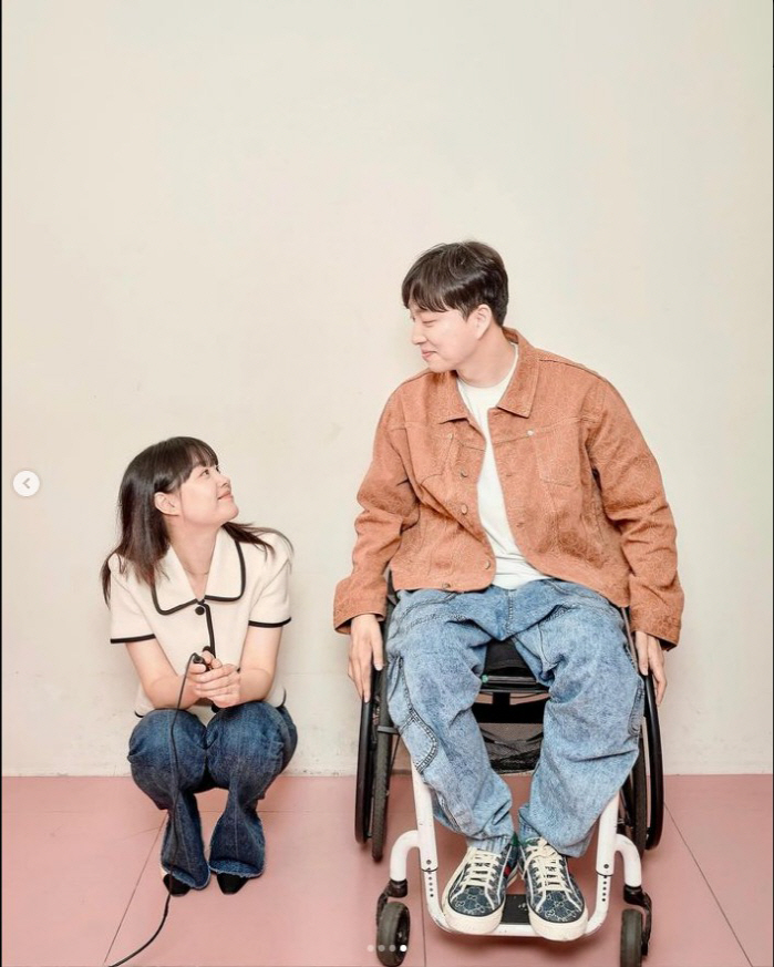 시크릿 송지은, ♥전신마비 유튜버 박위와 열애 고백 "선물처럼 찾아온 인…