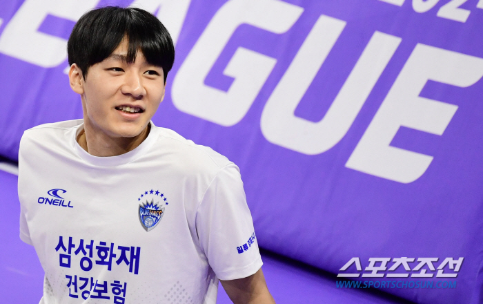 삼성화재 OH 박성진 <-> OK금융그룹 MB 전진선, 1대1 트레이드[…