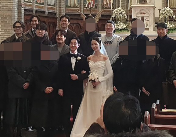 '결혼' 김동욱, ♥7살 연하 신부는 소녀시대 데뷔조 스텔라→정우성·차태…