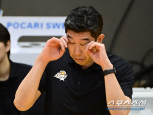 크리스마스 이벤트 많이 준비했는데... 1위에 0대3 패배. 
