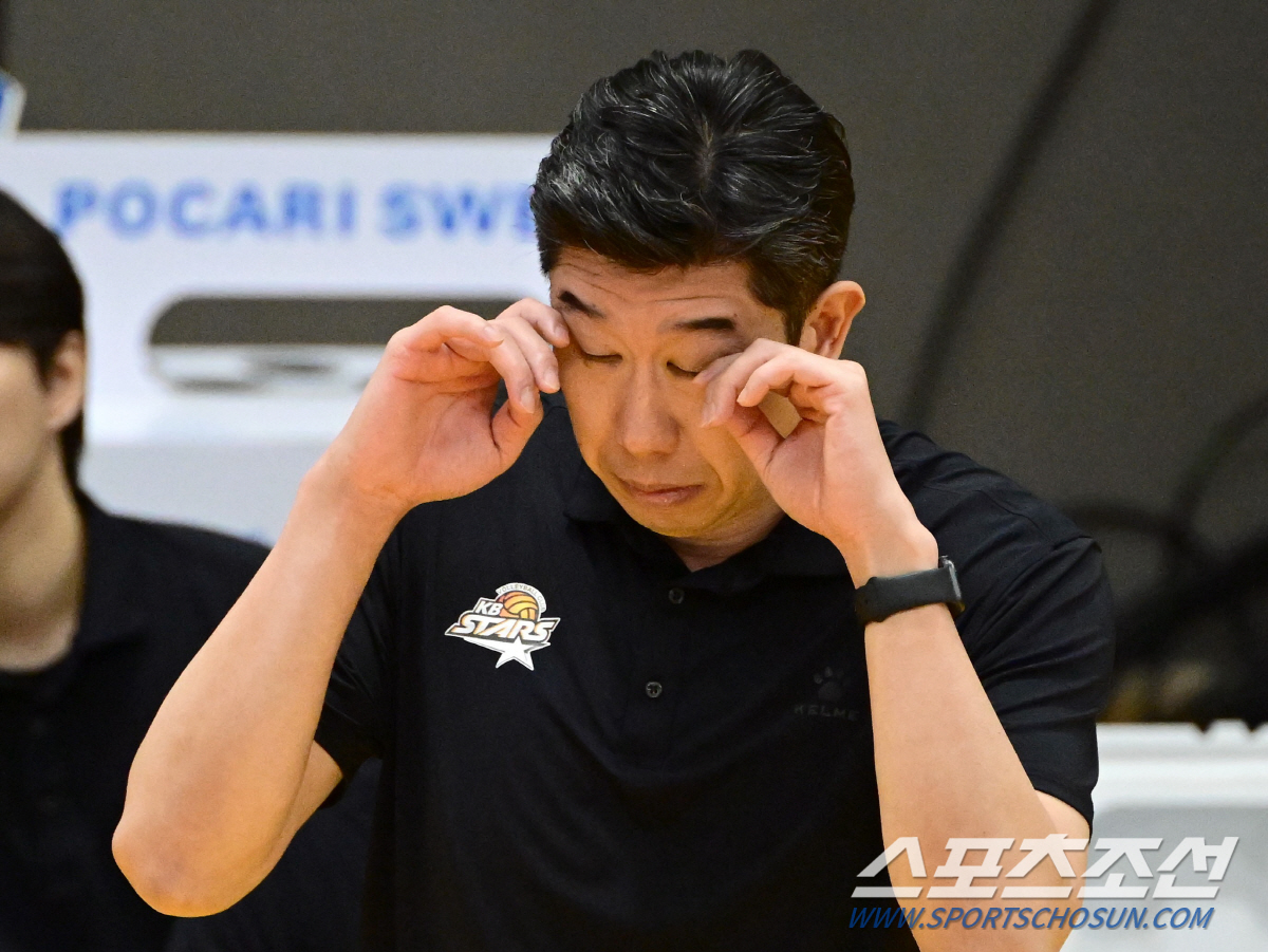 크리스마스 이벤트 많이 준비했는데... 1위에 0대3 패배. "황경민 몸…
