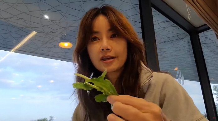 '55세' 신애라 "母, 58세에 위암 발병...나도 위장 안 좋아 야채…