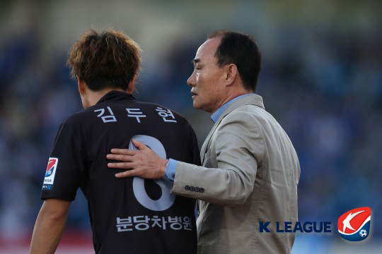 [단독]김두현, 서정원의 中청두 전격 합류…수원 전설들의 재회