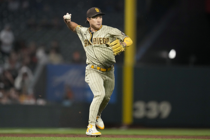 MLB.com "만능맨 김하성, 올해 예상하지 못했던 깜짝 성장 스타"