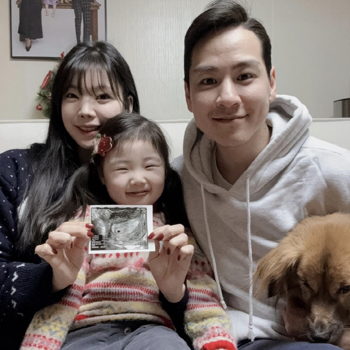 윤남기♥이다은, 둘째 임신 발표 "리은이에게 동생이 생겼어요" [전문]