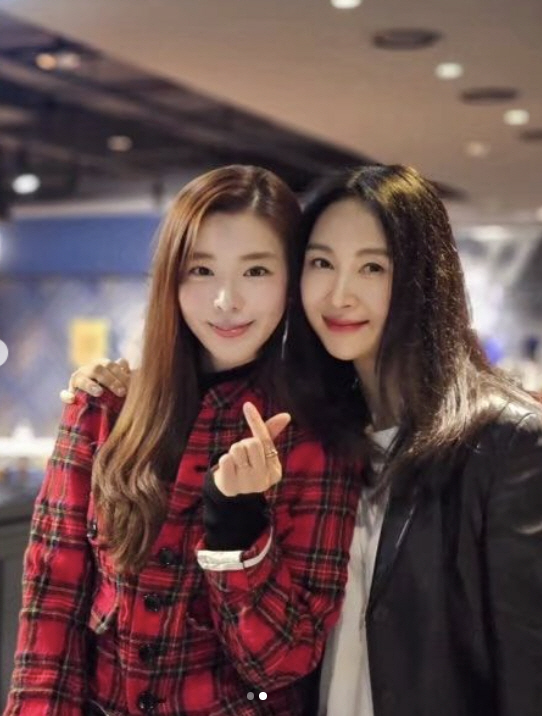 '55세' 채시라 맞아? 20대 여대생 미모 '놀랍도록 어려진 비결' 공…