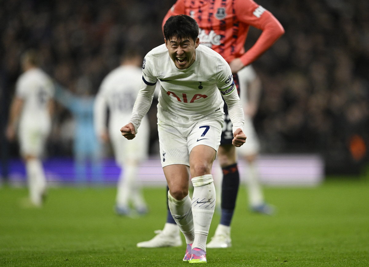 'EPL 전반기 베스트 11' SON이 사우디로?...손흥민, 중동 갈 …