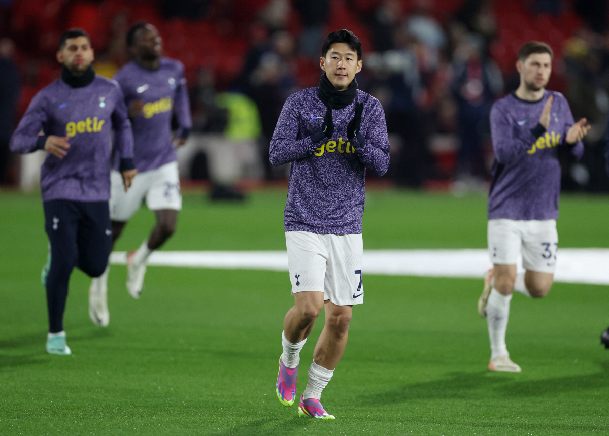 'EPL 전반기 베스트 11' SON이 사우디로?...손흥민, 중동 갈 …