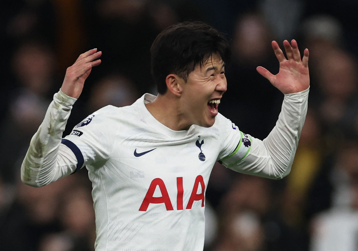 'EPL 전반기 베스트 11' SON이 사우디로?...손흥민, 중동 갈 …