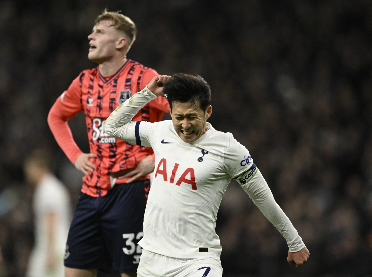 'EPL 전반기 베스트 11' SON이 사우디로?...손흥민, 중동 갈 …