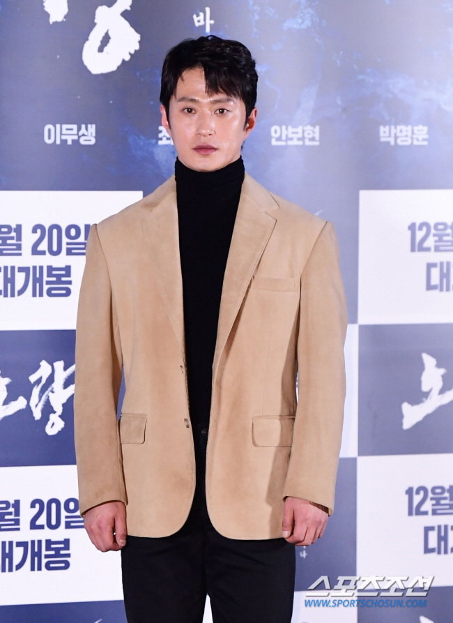 이선균 사망 비보에 연예계 충격...영화 인터뷰→드라마 제작발표회 취소