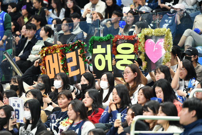 KCC 관중동원 능력 대단하네…'인기남'군단+성적 향상에 팬들도 열광