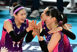 '김연경-옐레나-레이나 펄펄' 흥국생명, 지아 빠진 정관장 셧아웃 완파[대전 리뷰]