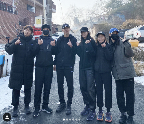 박보검-신예은, 한파 녹인 연탄 봉사.."선한 마음 모였다"