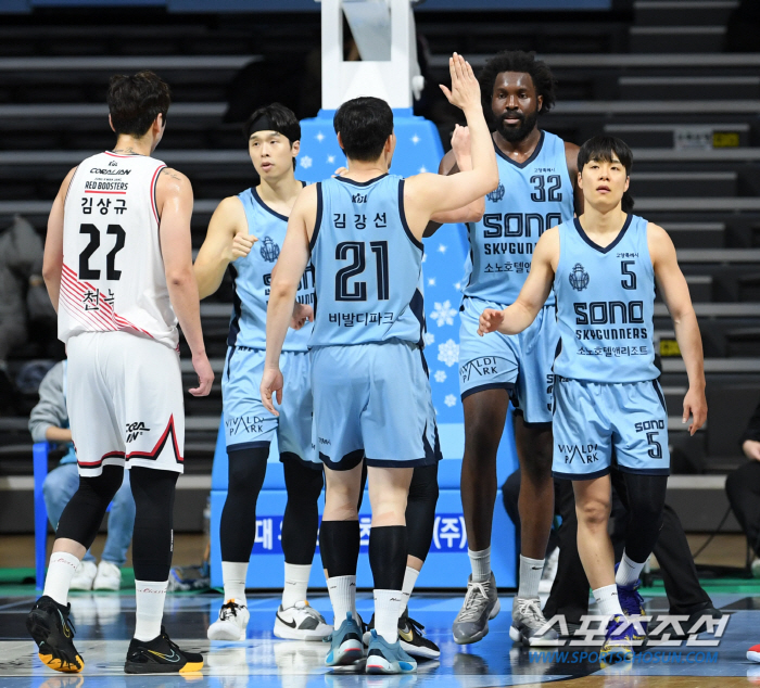 [현장리뷰]'동병상련'의 ?투, 소노가 지독한 연패 탈출하기까지…막판 집…