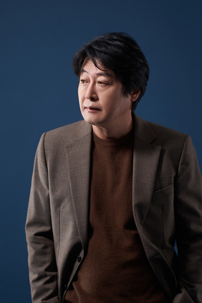 [SC인터뷰] "최민식·박해일과 동병상련 마음"…'노량' 김윤석이 담아낸…