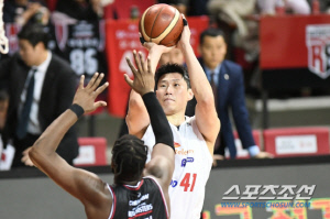 서울 SK 파죽의 7연승...KCC는 8연승 불발,서울 삼성 김효범 감독대행체제 짜릿한 첫승