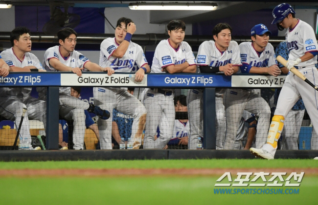 '100억 넘게 쓰고 5강 실패' 인기팀 롯데-삼성, 새해에는 진짜 달라…