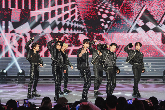 [SC초점]'가요대제전', 2023년 연말 가요무대 압승할 수 있었던 이…