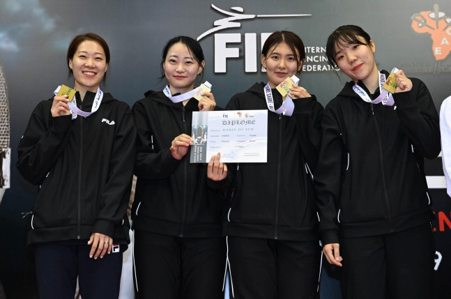 '2001년생 여자 오상욱'전하영의 패기만만 첫올림픽 "언니들과 함께 잘…