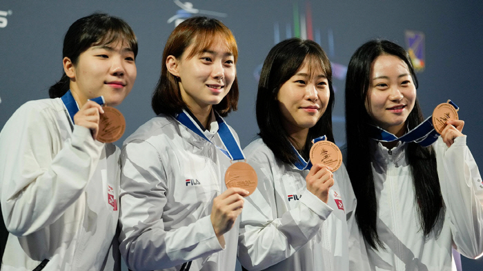 '2001년생 여자 오상욱'전하영의 패기만만 첫올림픽 "언니들과 함께 잘…