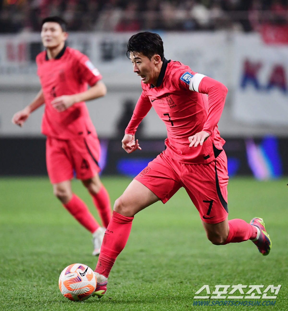 '잠시만 안녕' 캡틴 SON, '감성팔이' 없는 작별인사 → "트로피 들…