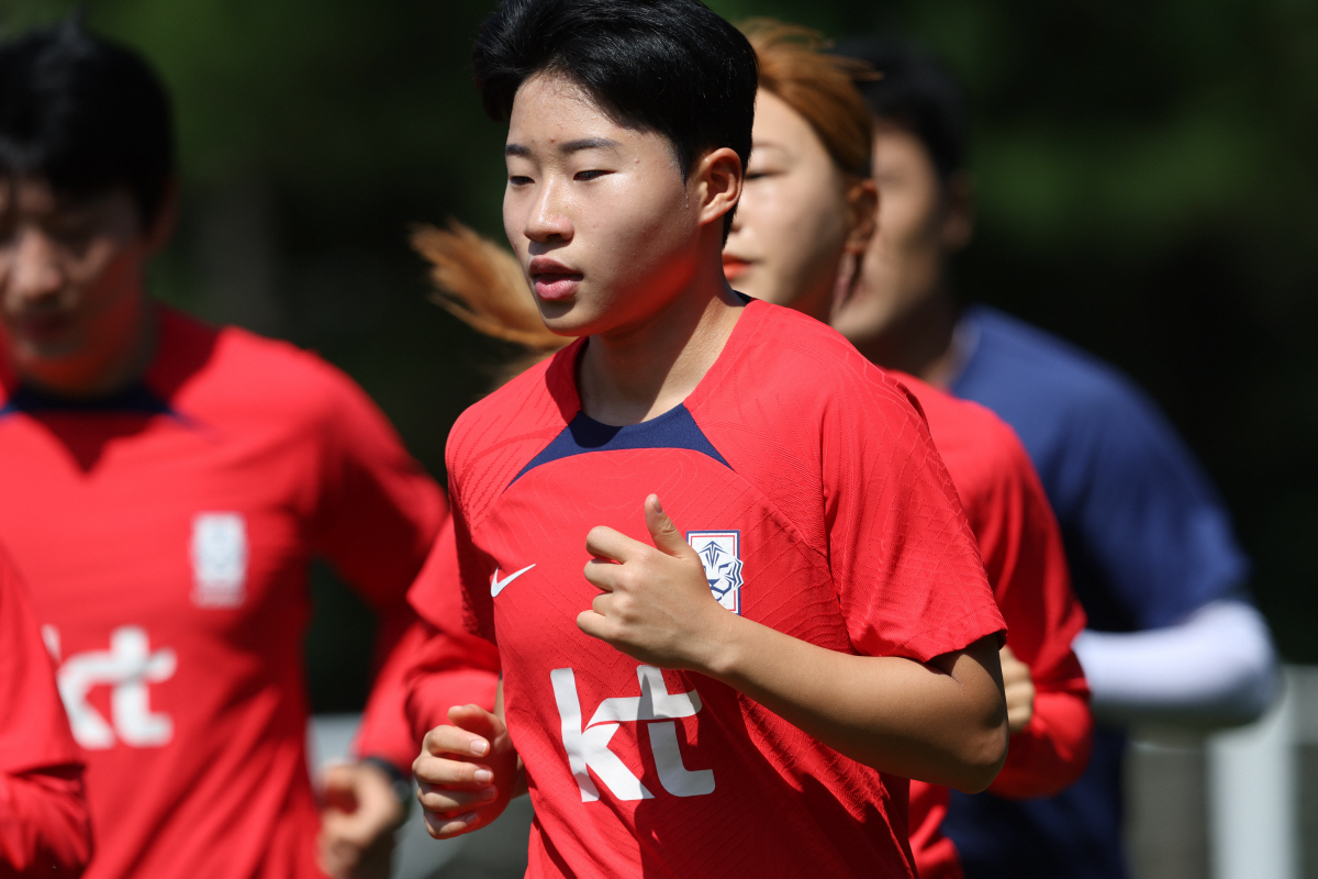 [KFA 어워즈]생애 첫 '올해의 선수' 김민재 "팬들에게 감사, 앞으로…