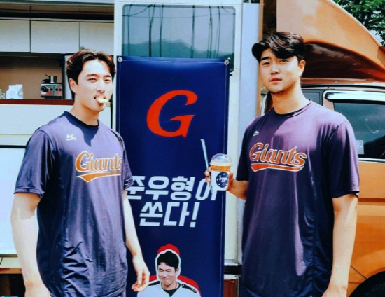 "데뷔 8년만 최고 성적→방출" 그라운드 떠나는 1m88 '야진남'…베이…